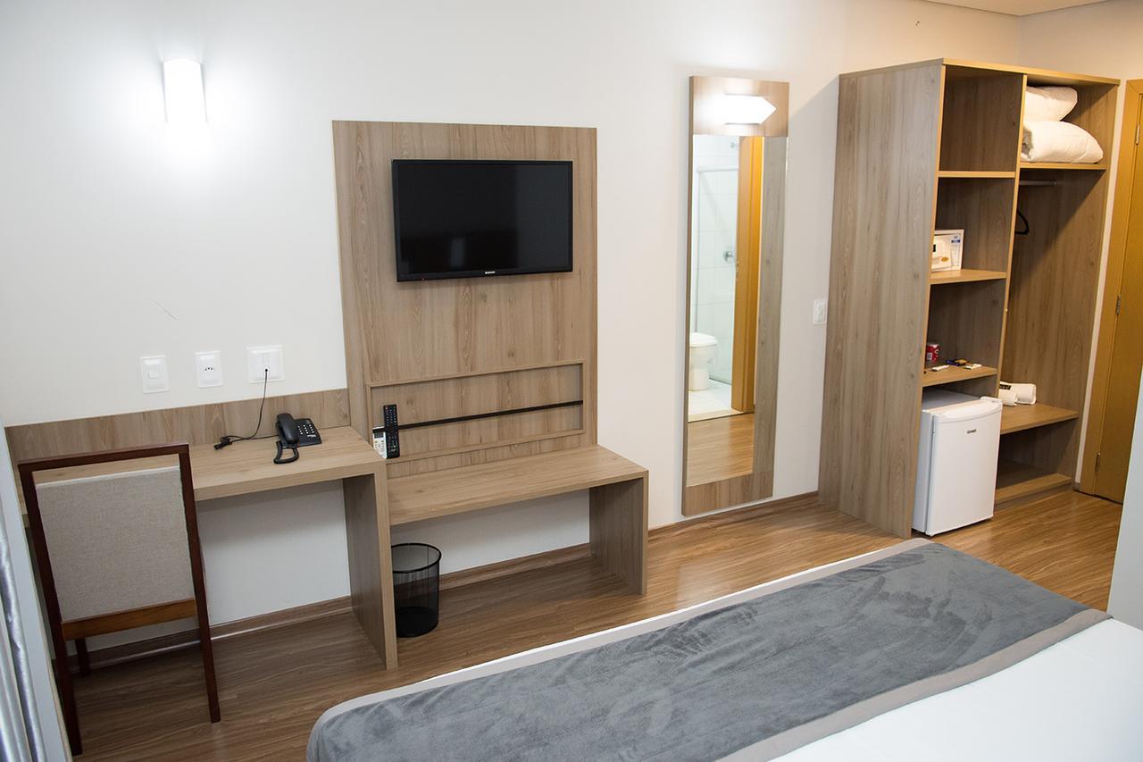 Ives Hotel コスタリカ エクステリア 写真